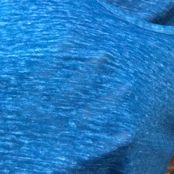 size M /American Eagle Favorite Tee - Picture 4 of 8